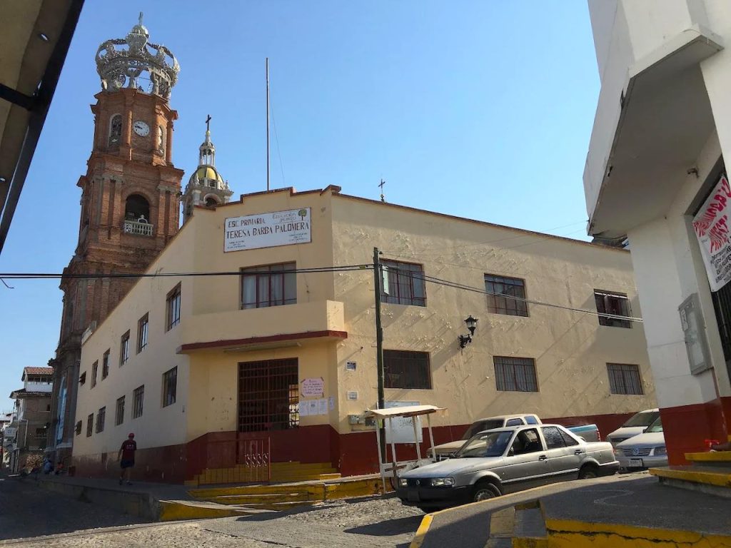 ¿Corren peligro alumnas y docentes de la Primaria Teresa Barba?